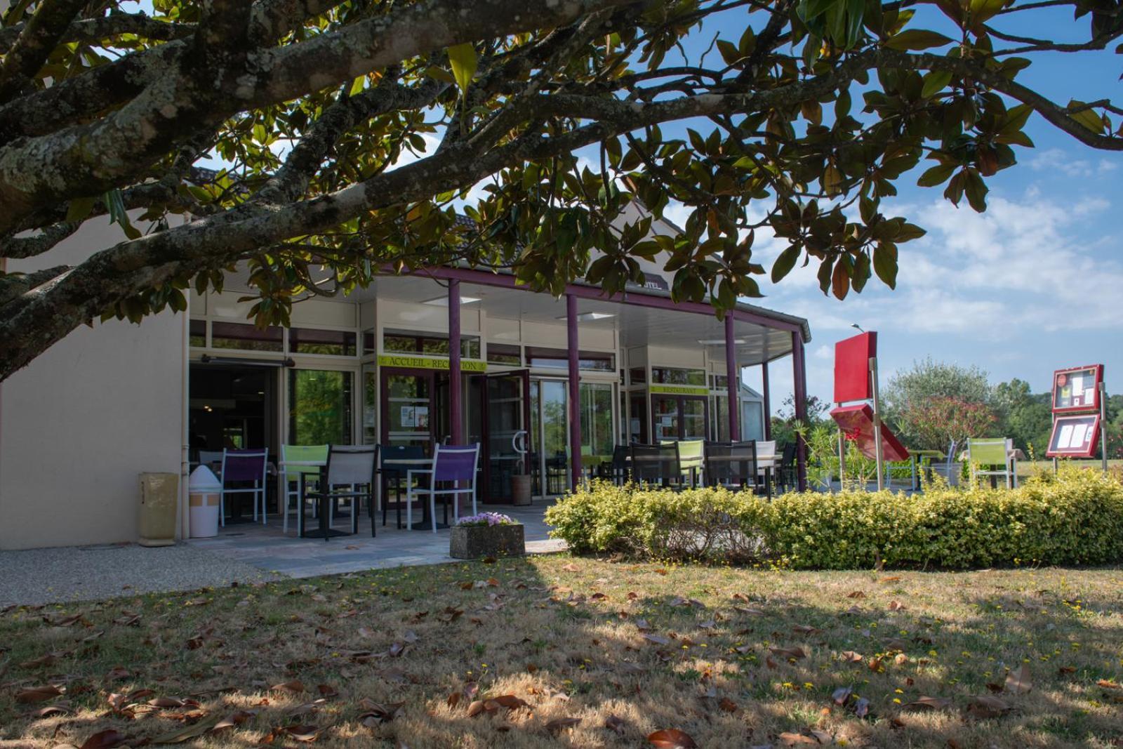 Logis Hotel Restaurant L'Escapade Le Pechereau Bagian luar foto