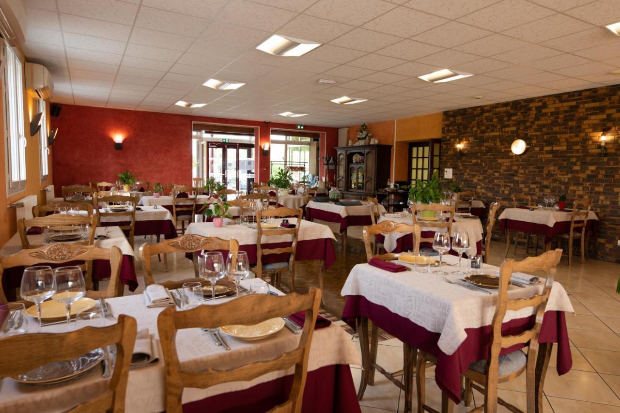 Logis Hotel Restaurant L'Escapade Le Pechereau Bagian luar foto