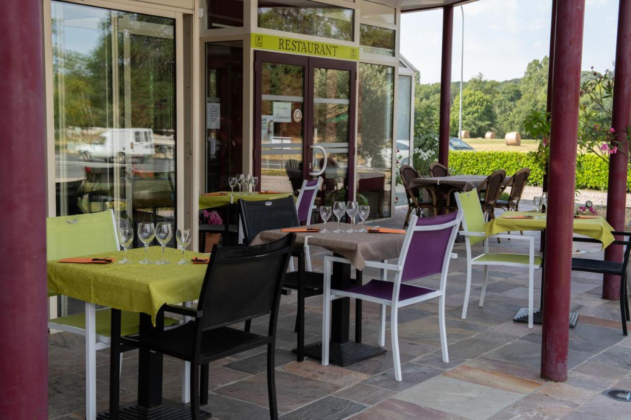 Logis Hotel Restaurant L'Escapade Le Pechereau Bagian luar foto