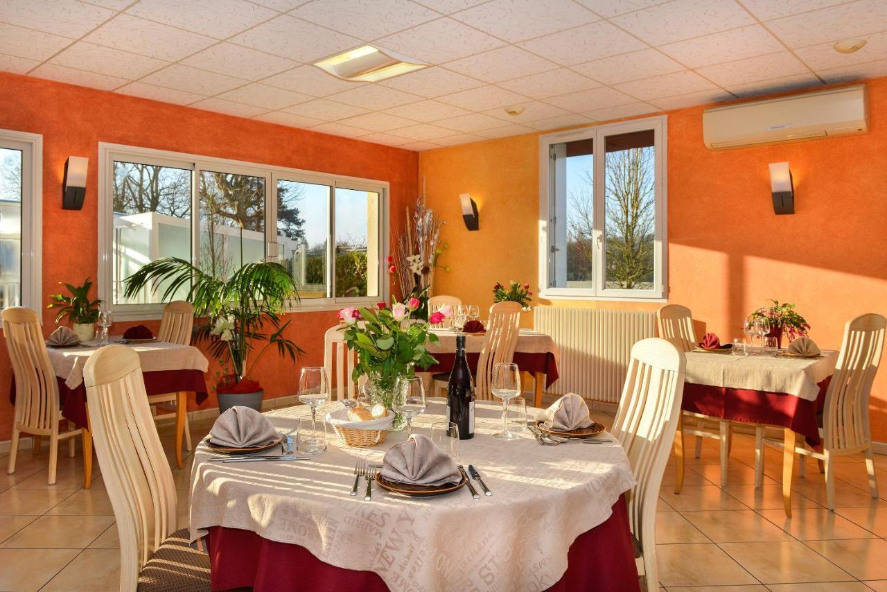 Logis Hotel Restaurant L'Escapade Le Pechereau Bagian luar foto